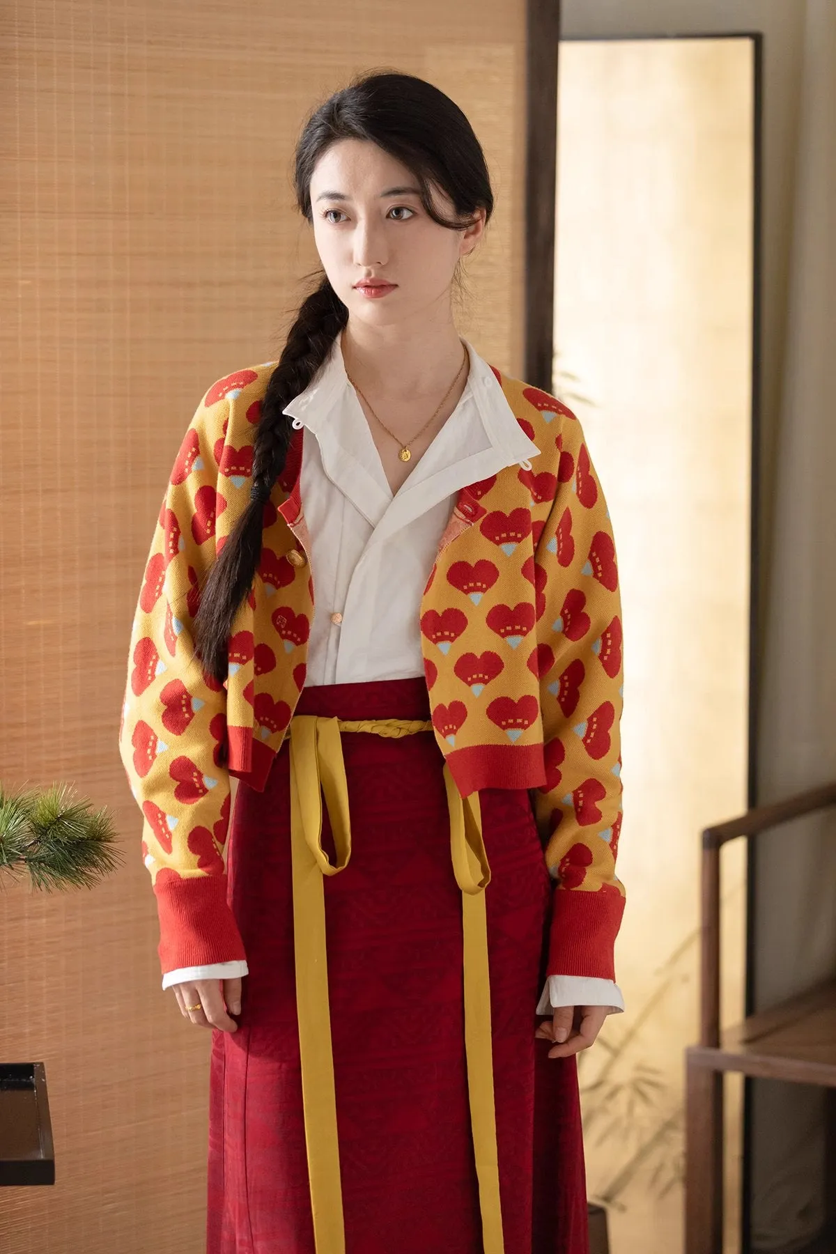 Bleeding Hearts 血心 Modernized Tang Dynasty Tanling Knit Cardigan