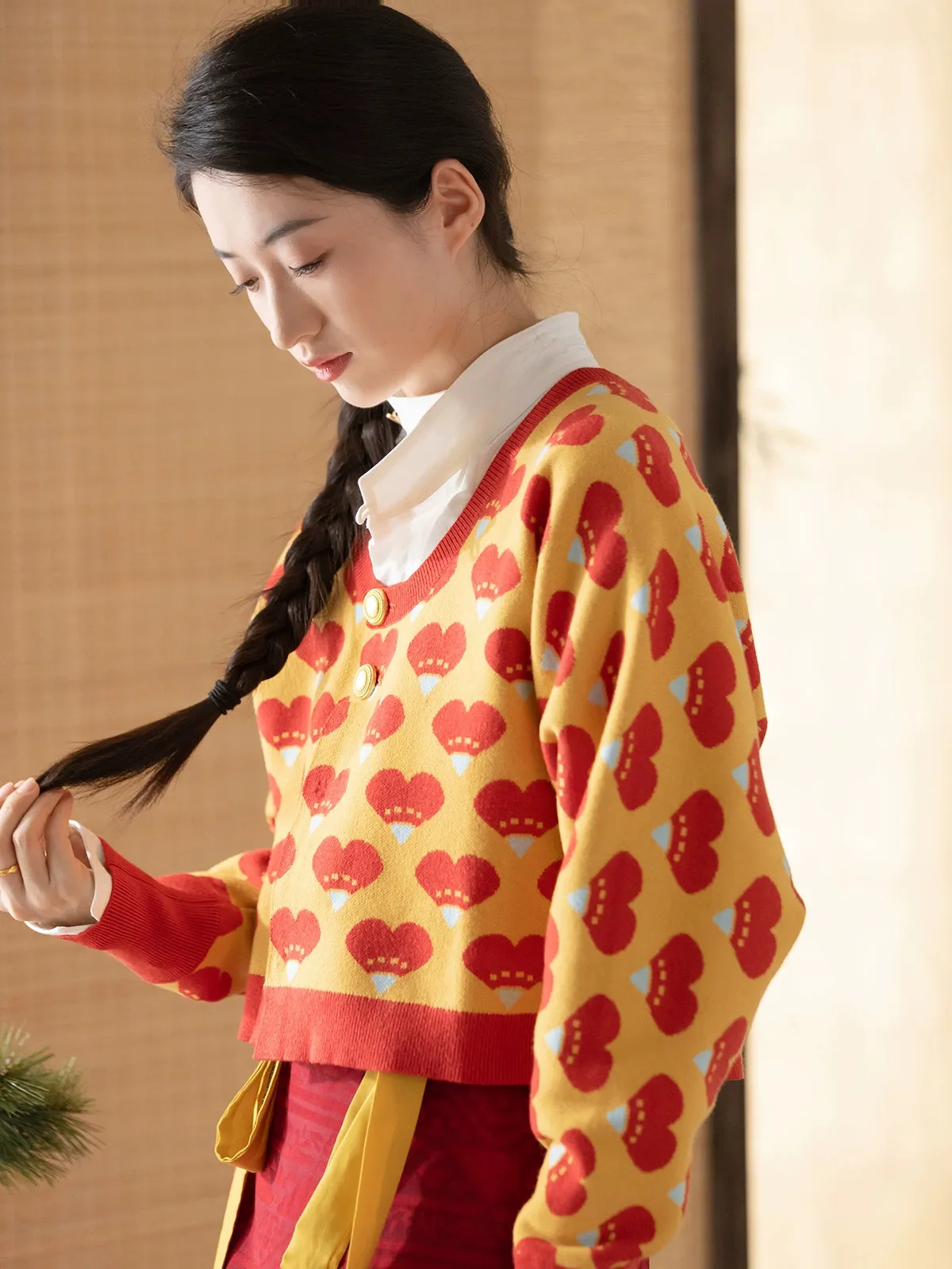 Bleeding Hearts 血心 Modernized Tang Dynasty Tanling Knit Cardigan