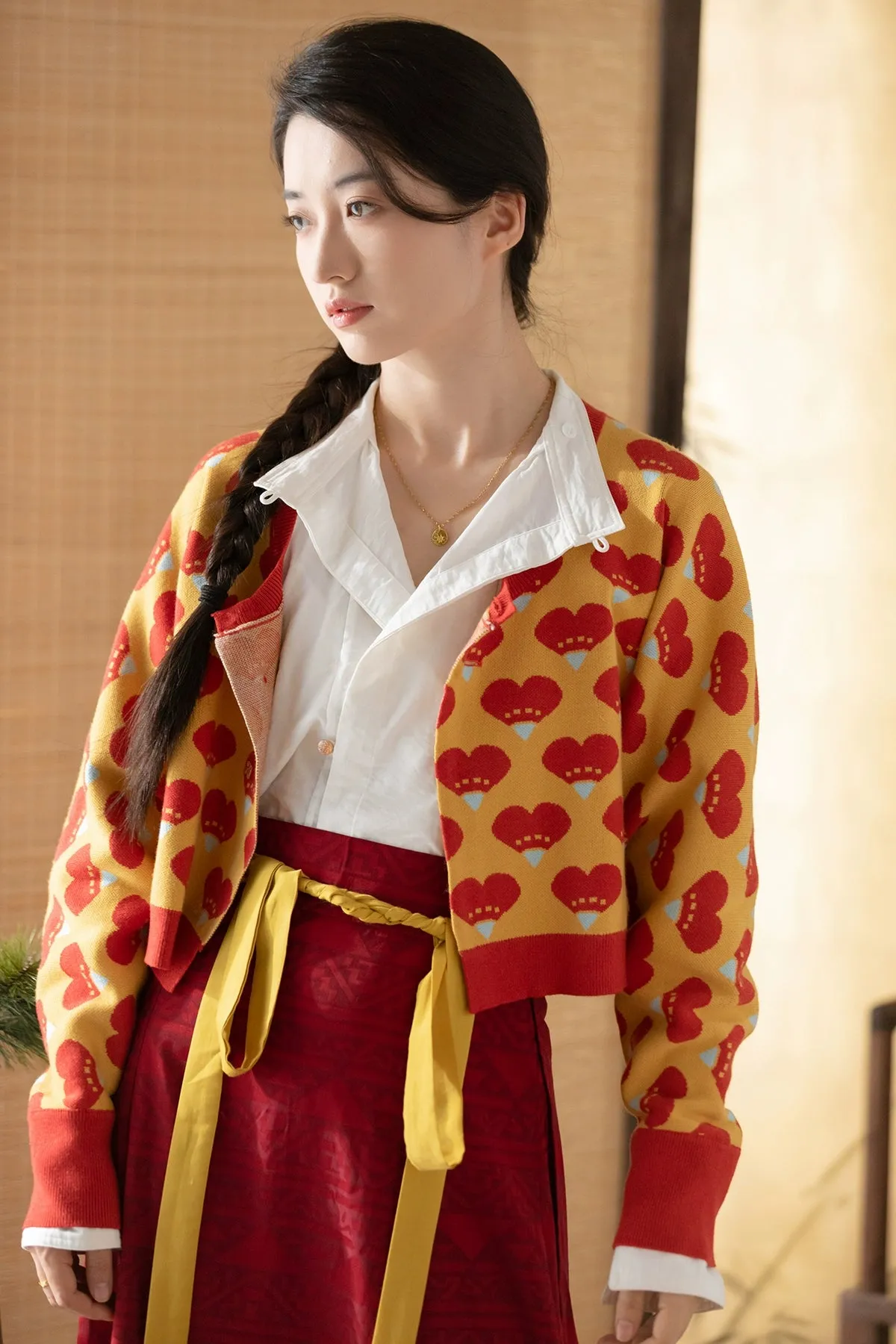 Bleeding Hearts 血心 Modernized Tang Dynasty Tanling Knit Cardigan