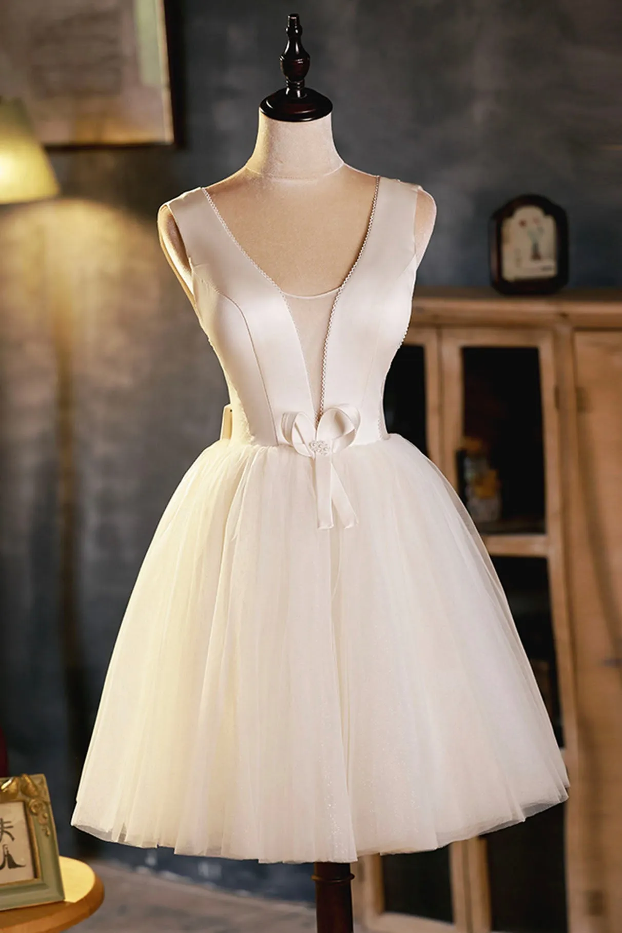 Champagne V-Neck Tulle Short Prom Dress, Champagne Homecoming Dress